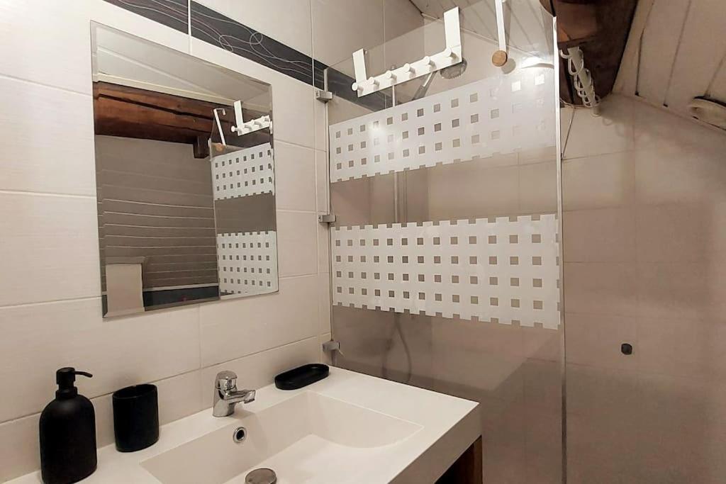 Chalet Charm In The Heart Of The Old Town Аннесі Екстер'єр фото