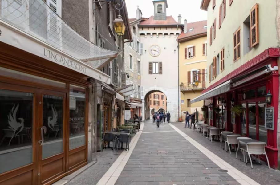 Chalet Charm In The Heart Of The Old Town Аннесі Екстер'єр фото